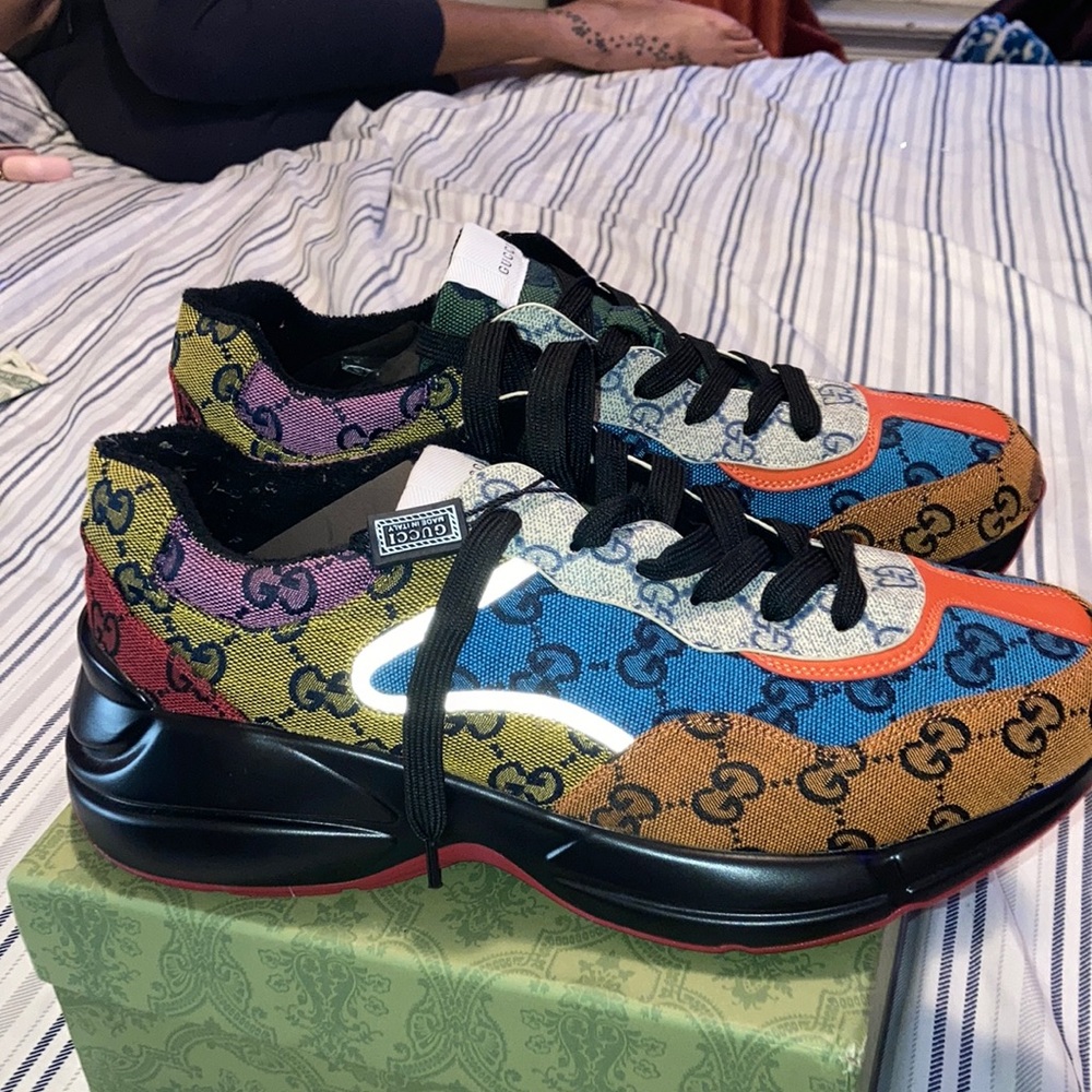 Sneakers size 9 available